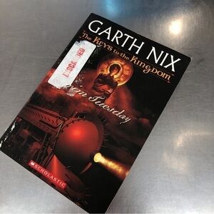 The Keys to the Kingdom: Grim Tuesday by: Garth Nix, paperback book